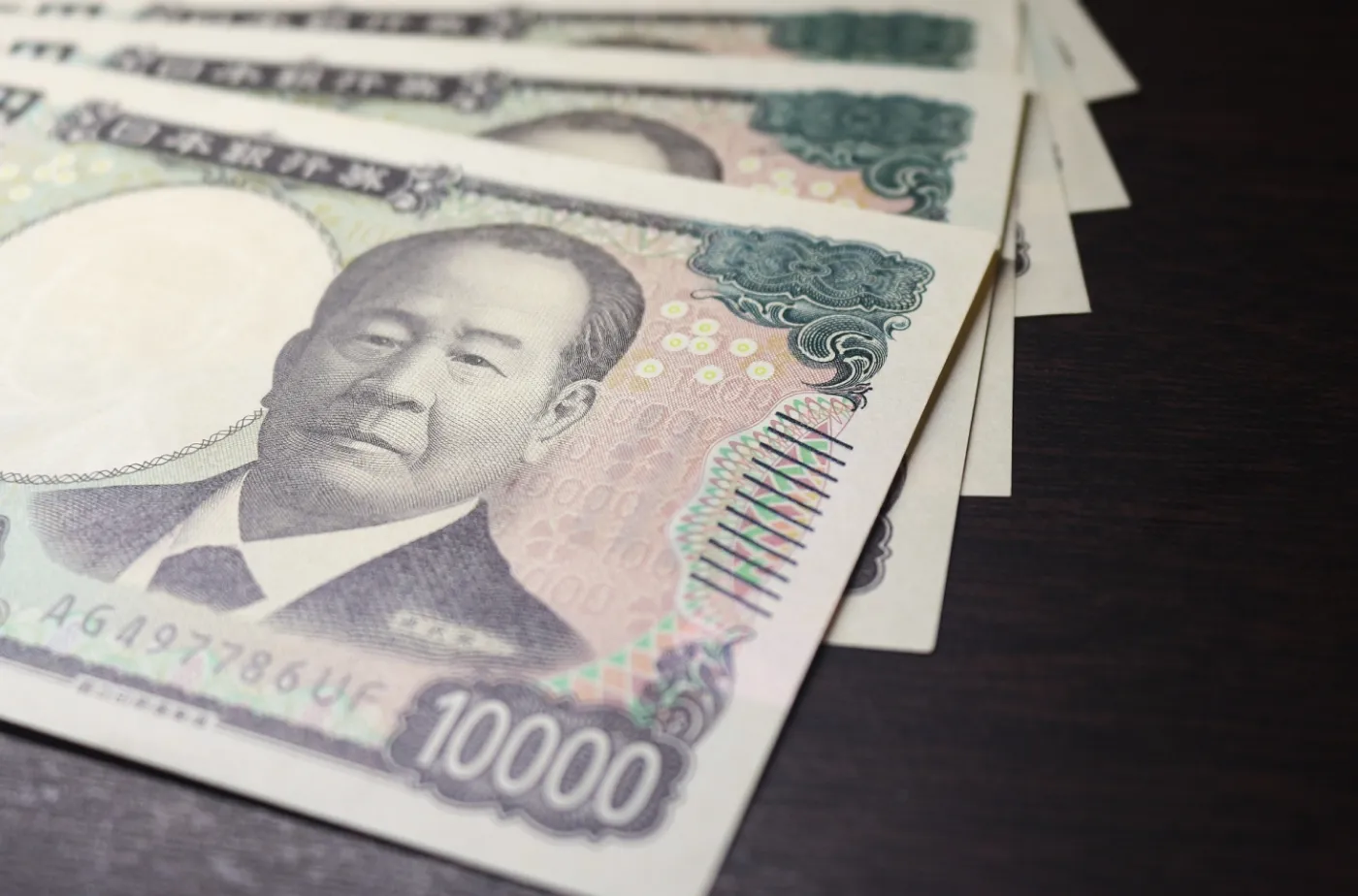 全額前払いの要求をしてこないか