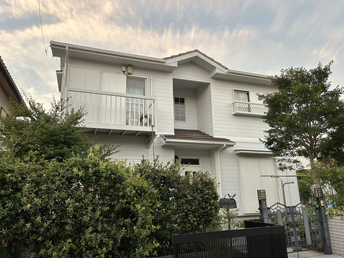 施工後：築26年の傷みを徹底補修。新築のような輝きを取り戻しました！