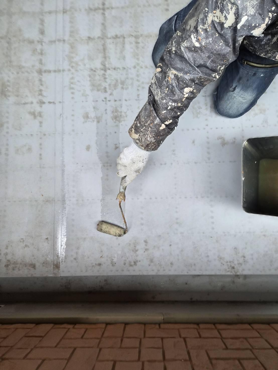 オレンジと黒で劇的イメチェン！モダン外壁　三重県津市