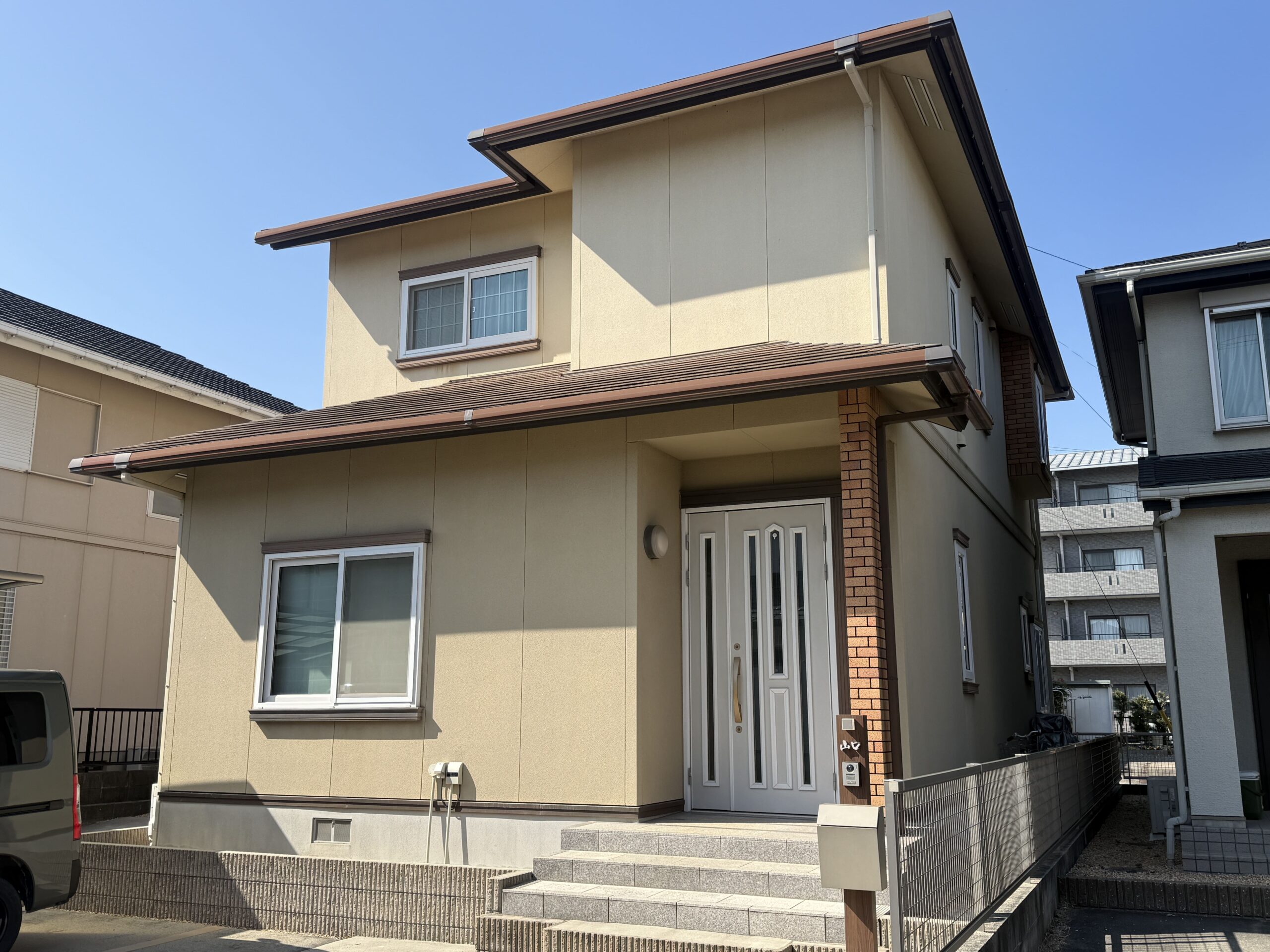 施工前：塗装不可の屋根材【コロニアルNEO】をカバー工法で安心のリフォーム！　三重県津市