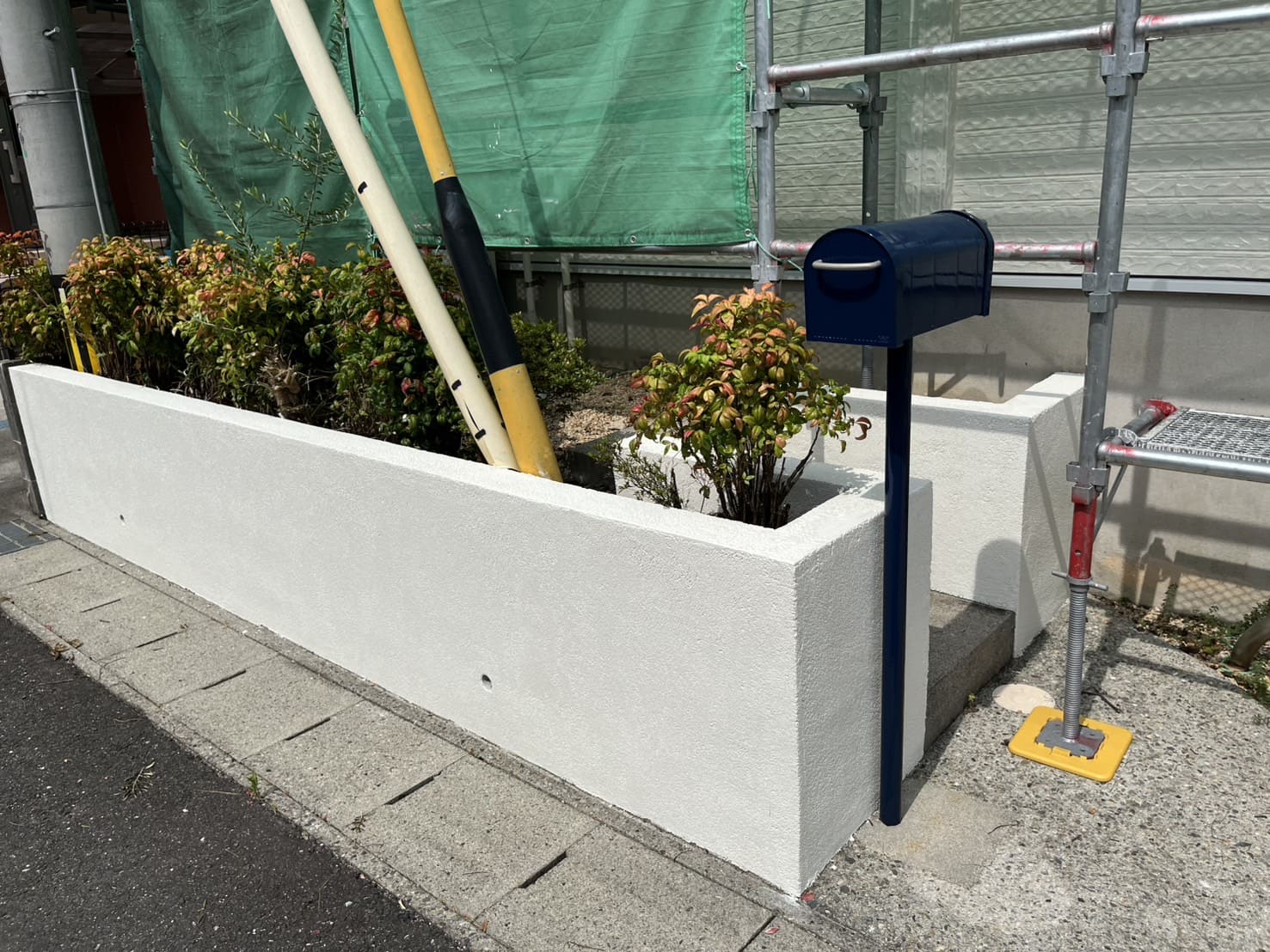 親御様のご紹介での外壁塗装！高耐久な無機塗料と可愛い紺色ポスト　【三重県鈴鹿市】